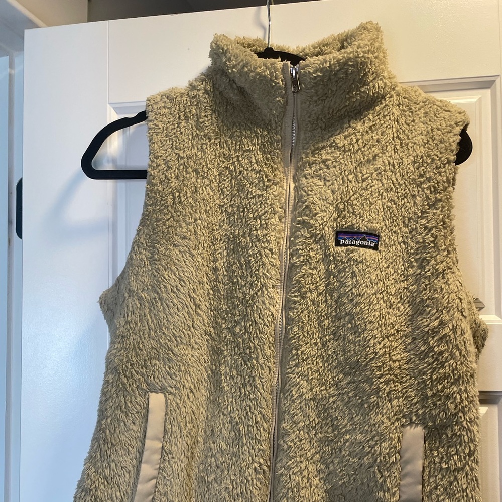 Patagonia Los Gatos vest size L, smoke & pet free home